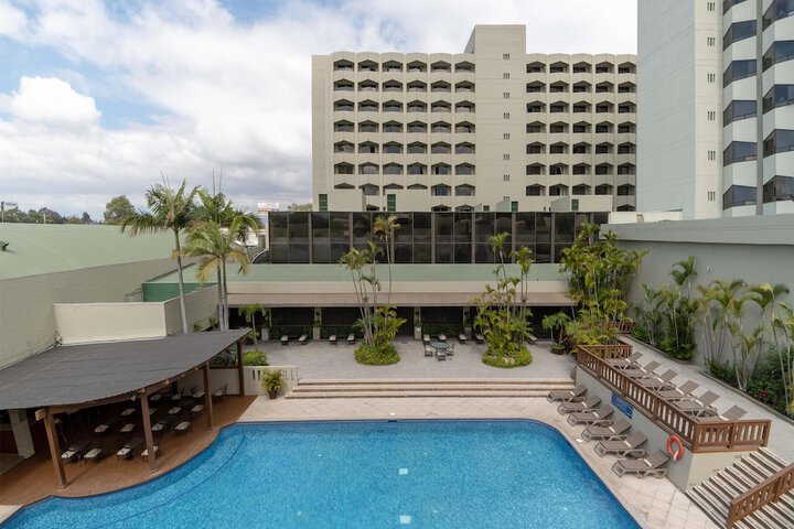 Hotel with Pool