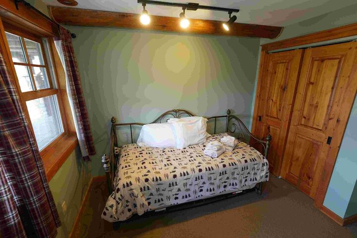 Room 46 of 241