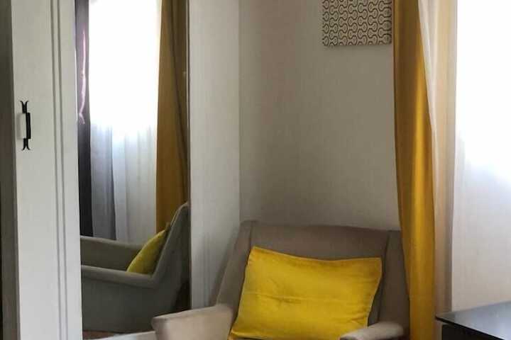 Room 8 of 42