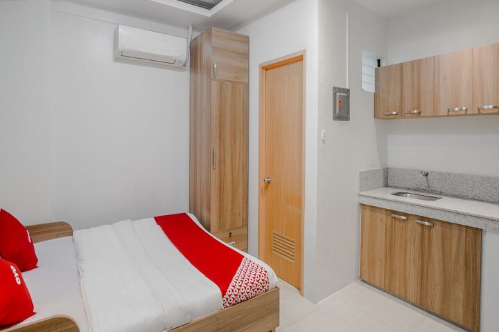 Room 12 of 32