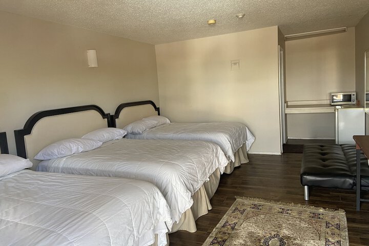 Room 3 of 17