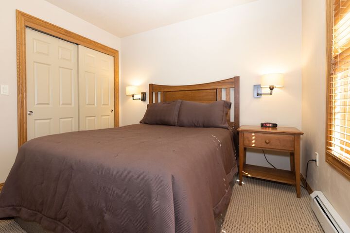 Room 53 of 220