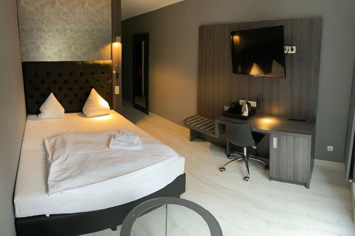 Room 44 of 138