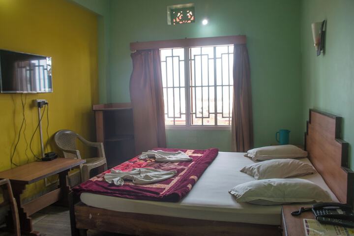 Room 3 of 10
