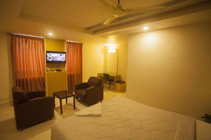Room 3 of 15