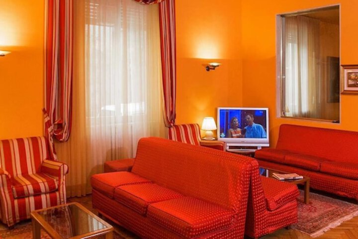 Hotel Interior 4 of 38