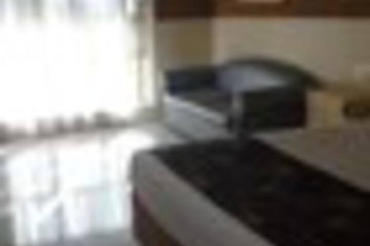 Room 17 of 60