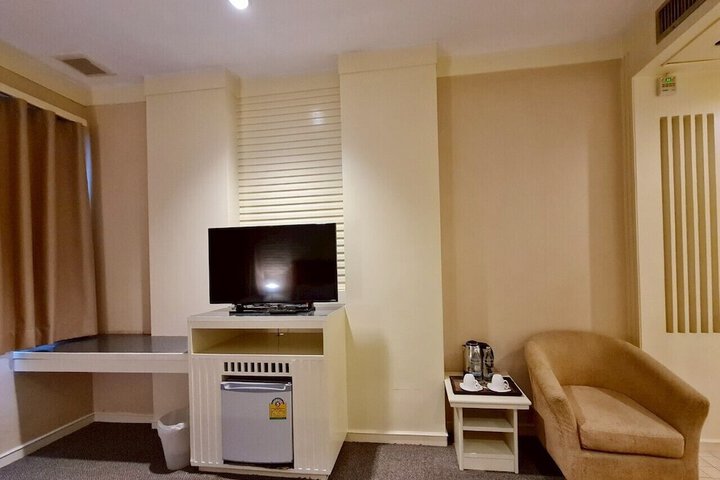 Room 16 of 40