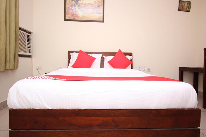 Room 2 of 6