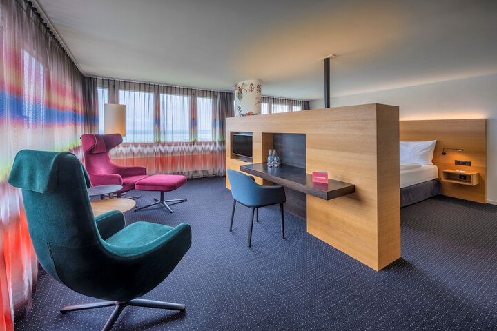 Room 25 of 111