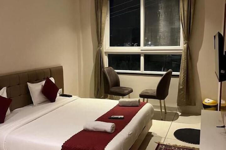 Room 5 of 43