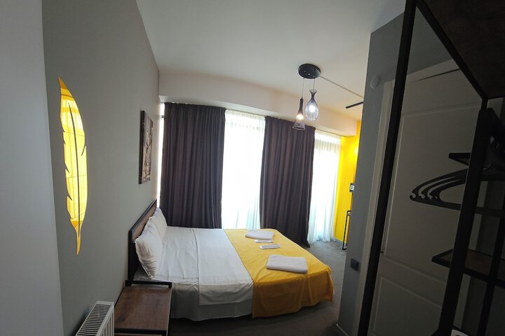 Room 3 of 48