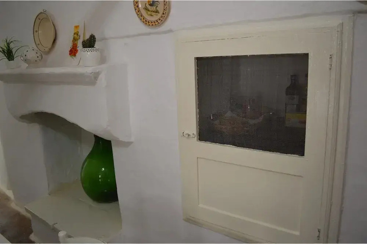 Room 2 of 17