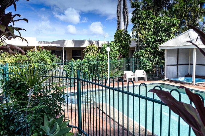 Pool 56 of 68