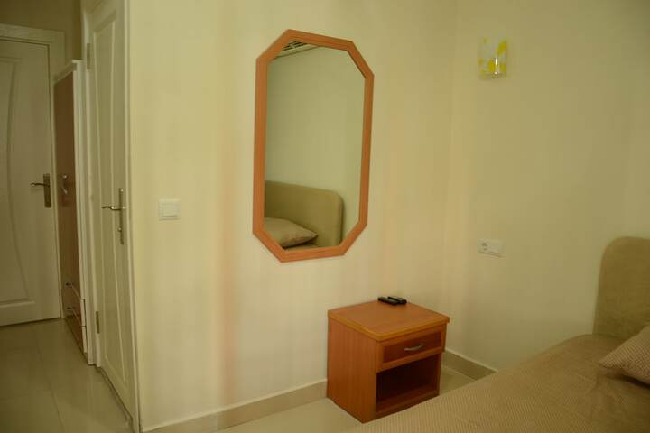 Room 32 of 43