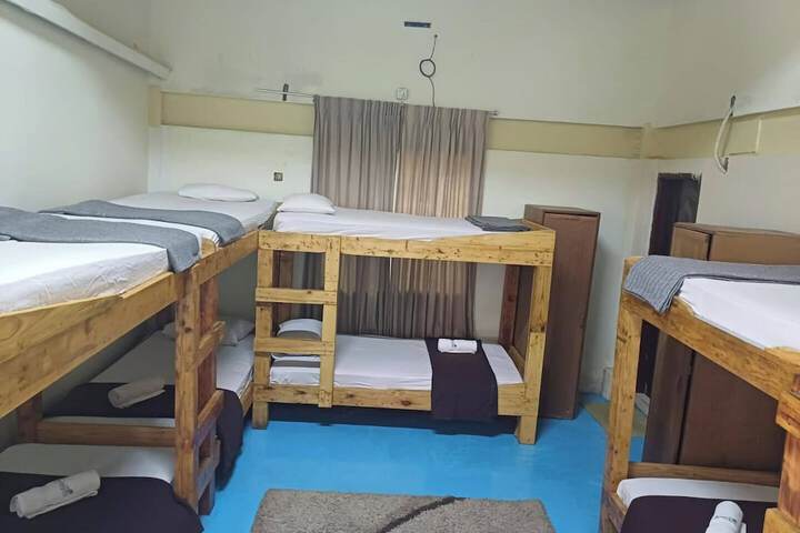 Room 4 of 38
