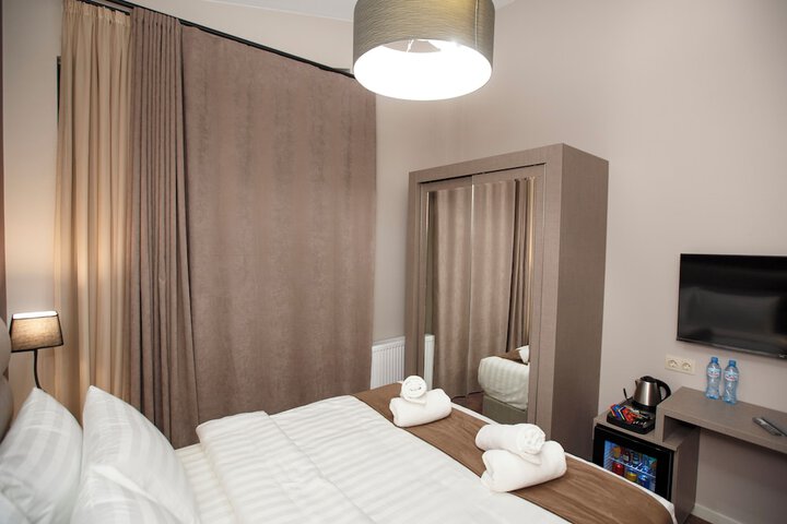 Room 17 of 29