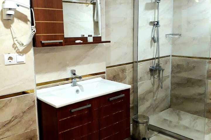 Room 16 of 29