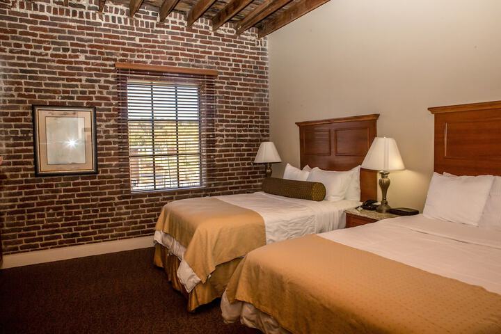2 Double Beds (3 of 20)