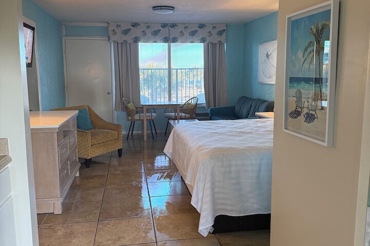 Room 6 of 78