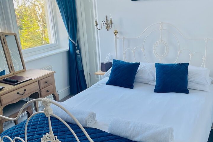Room 4 of 49