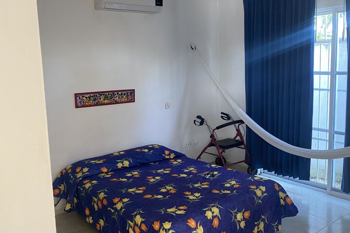 Room 7 of 10