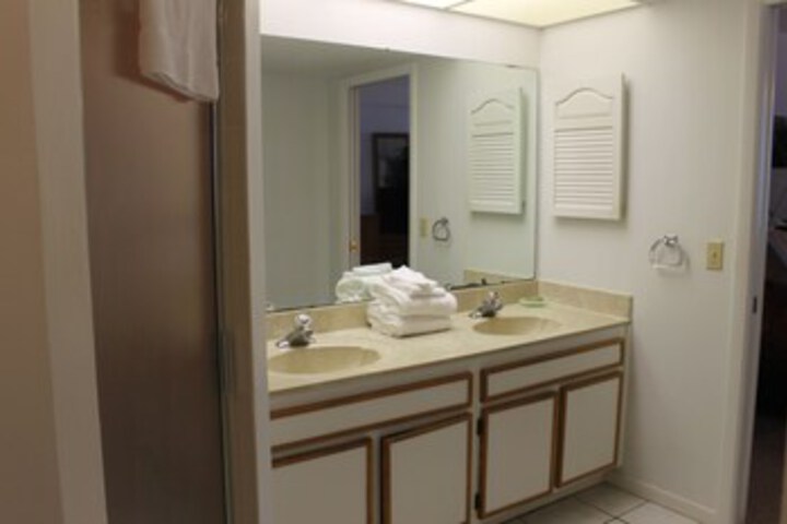 Room 10 of 36