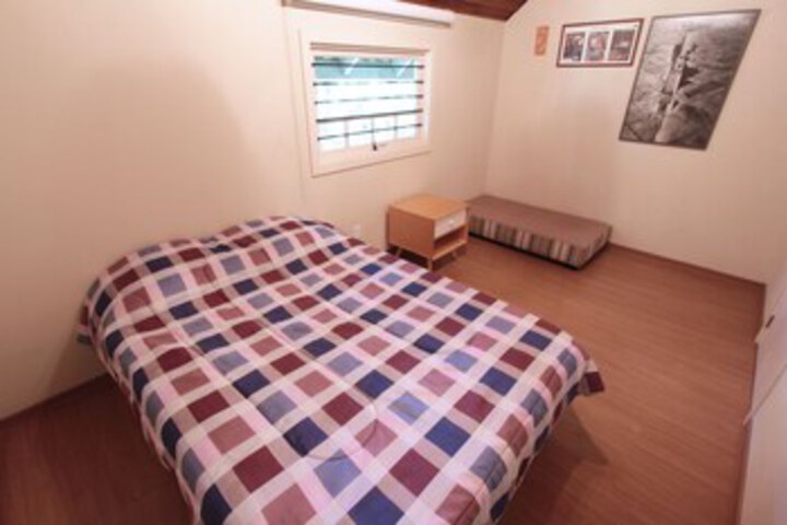Room 8 of 11