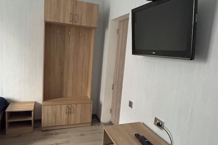 Room 10 of 72