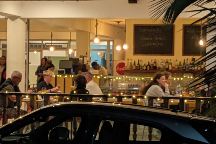 Dining 11 of 12