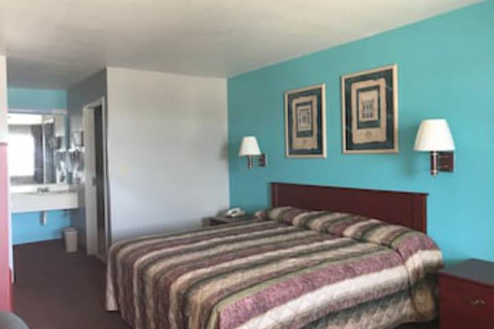 Room 22 of 66