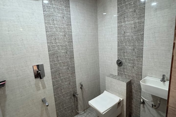 Room 13 of 15