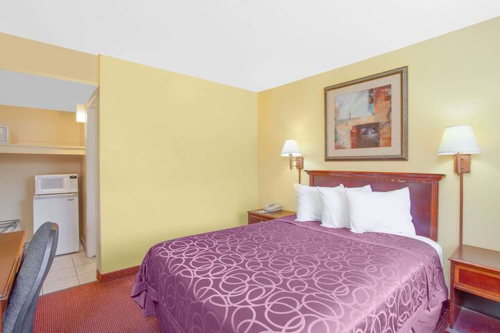 1 King Bed (1 of 5)