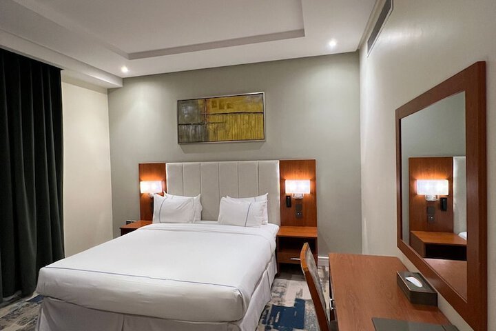 Room 5 of 43
