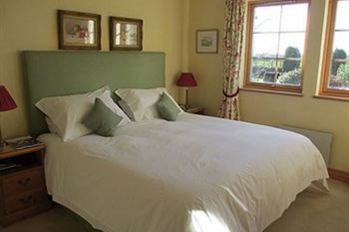 Room 5 of 9