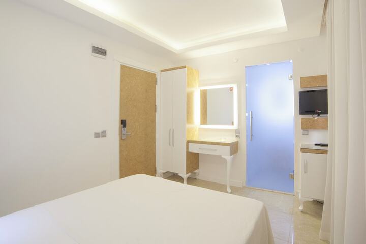 Room 58 of 108