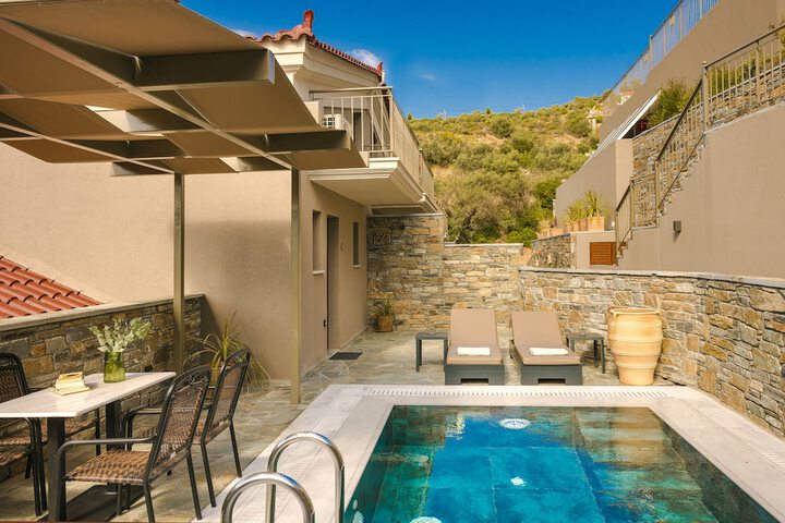 Pool 107 of 197