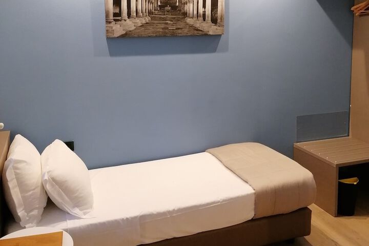Room 14 of 78