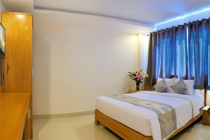 Room 3 of 23