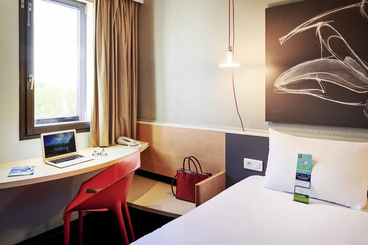 Room 21 of 83