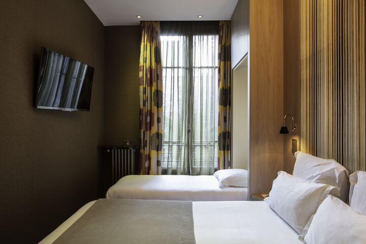 Room 17 of 74