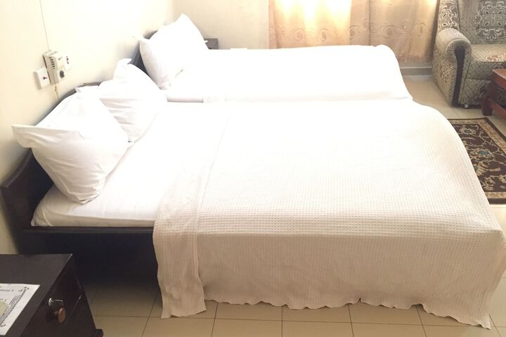 Room 10 of 22