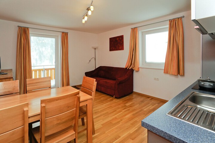Room 5 of 270