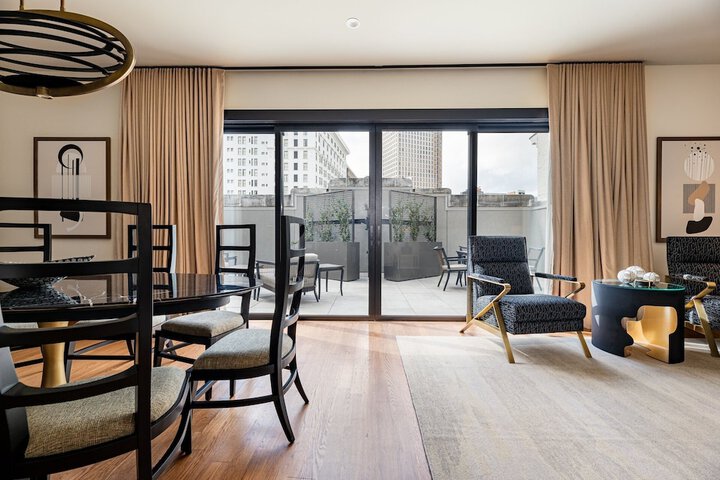 Room 216 of 341