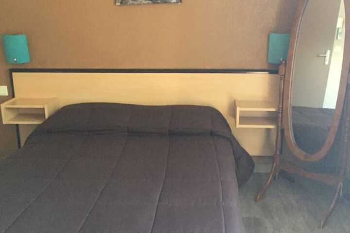 Room 7 of 40