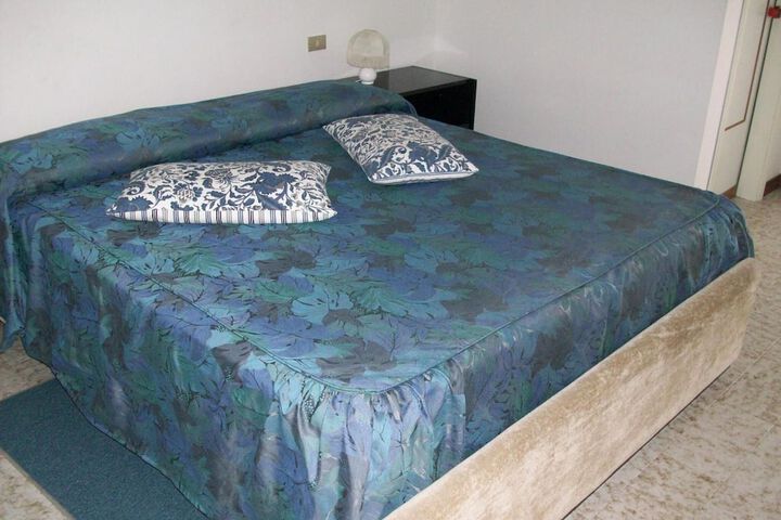 Room 32 of 52