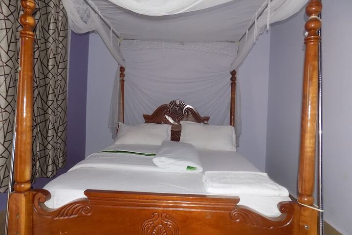 Room 8 of 29