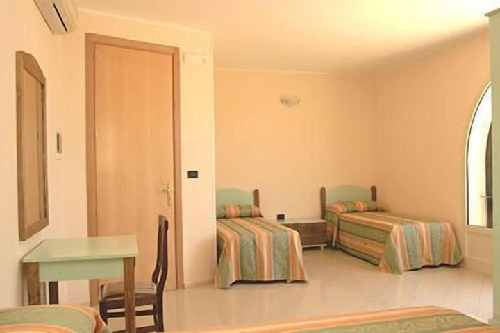 Room 5 of 56