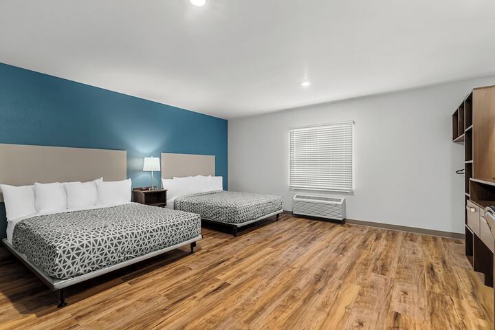 1 Queen Bed Suite (13 of 22)