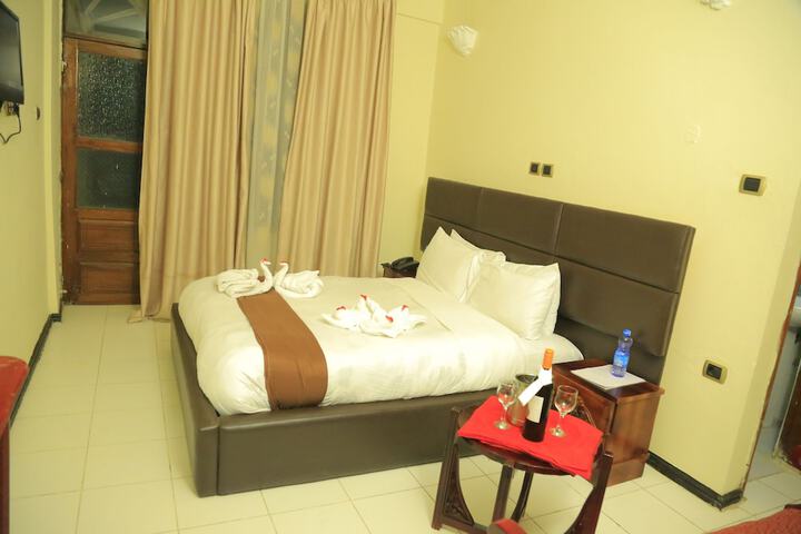 Room 6 of 60